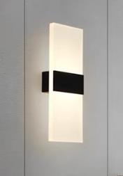 جداري مستطيل اسود